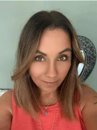 Yolanda Devey avatar